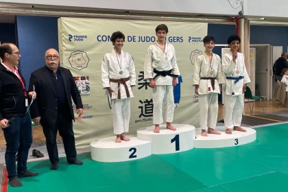 Maxime Bives qualifié au championnat de France cadetsÇa ne passe pas pour Soha sur ce championnat relevé mais une belle expérience tout de même.  En revanche, les cadets ont montré des choses positives. Marine sort 1ere de poule mais se fait sortir en tab